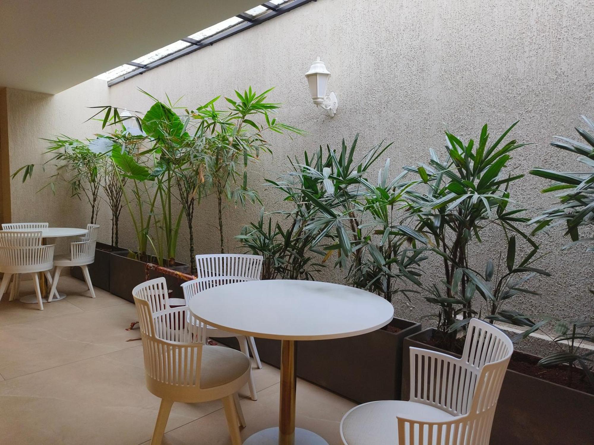 Olive Hotel Le Opera By Embassy Group Bangalore Exterior foto